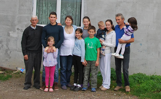 Срце ми је пуно због осморо деце